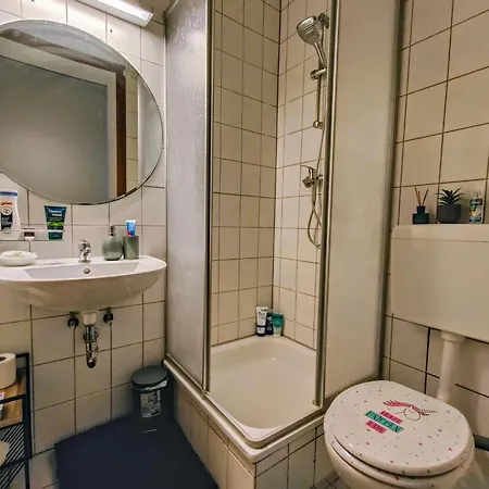 Modern Cozy Apartment, Neighborhood, Good Connectivity アパート ドゥイスブルグ