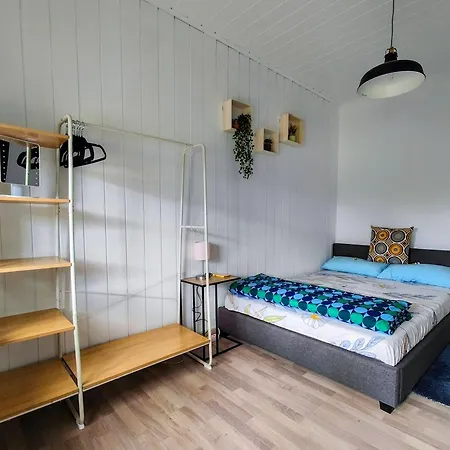 Modern Cozy Apartment, Neighborhood, Good Connectivity