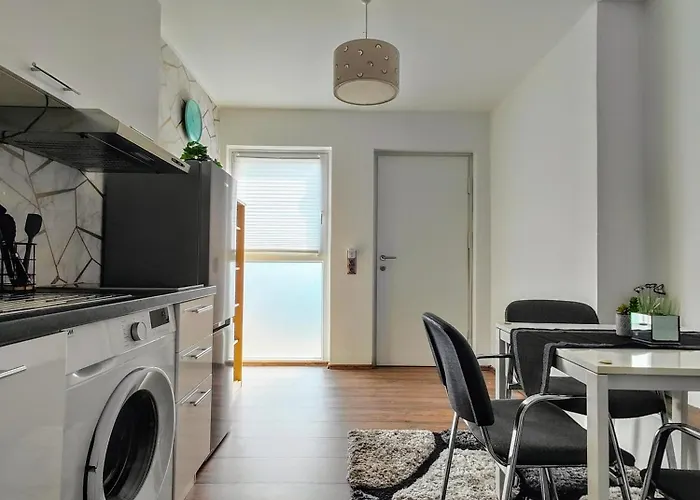 Modern Cozy Apartment, Neighborhood, Good Connectivity Apartment