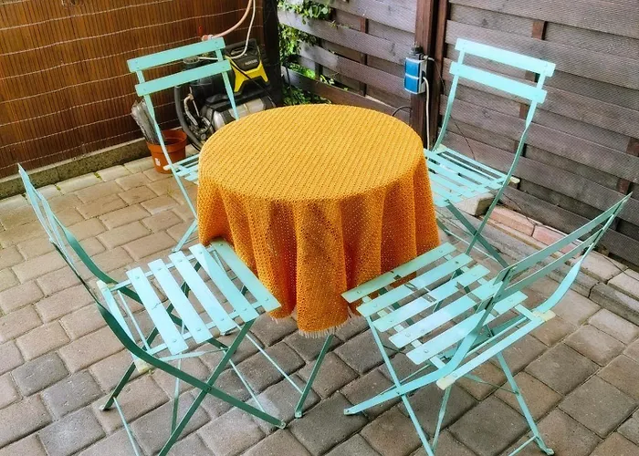 Modern Cozy Apartment, Neighborhood, Good Connectivity *